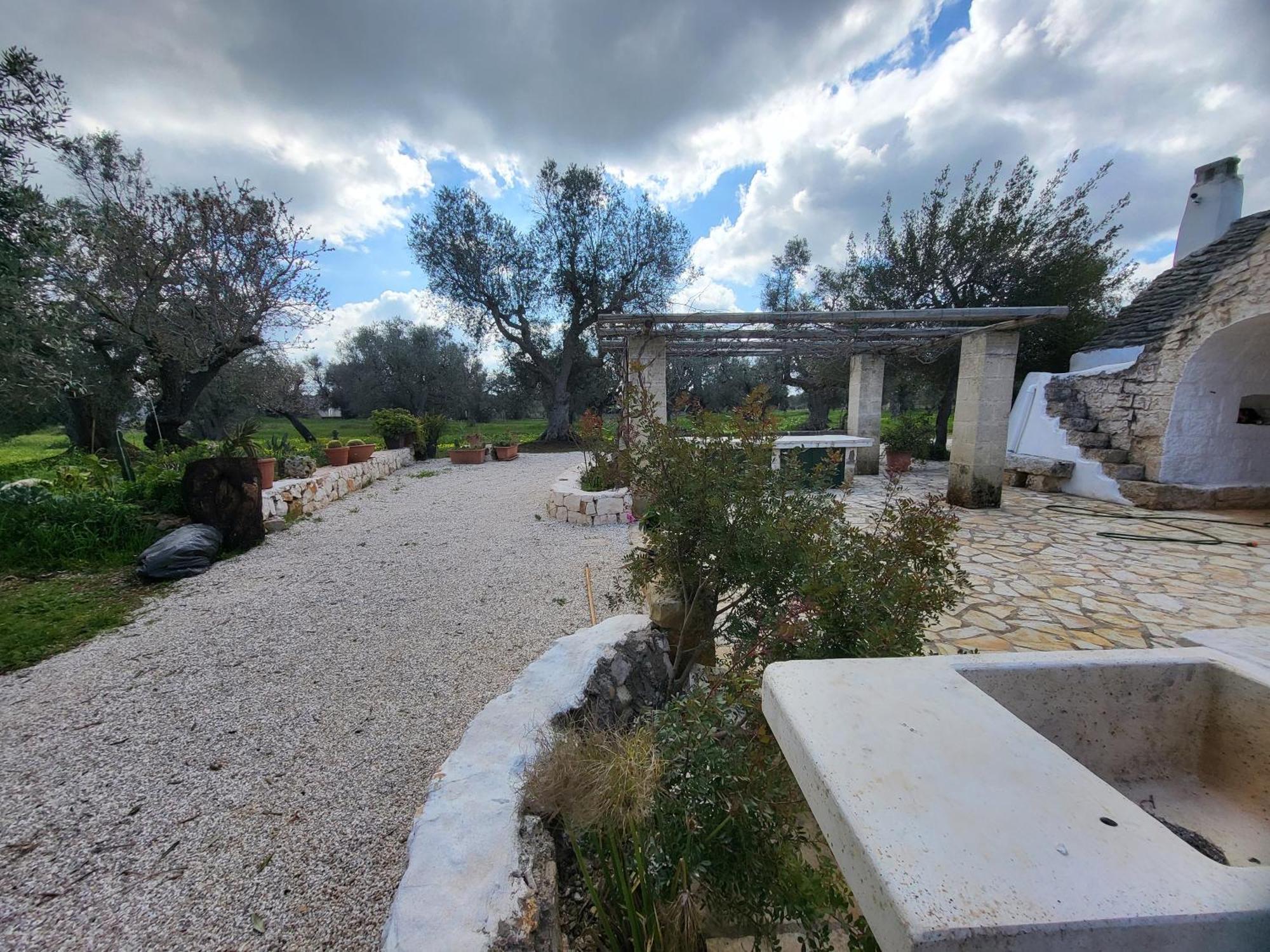 Trullo Incantevole Ostuni Bagian luar foto