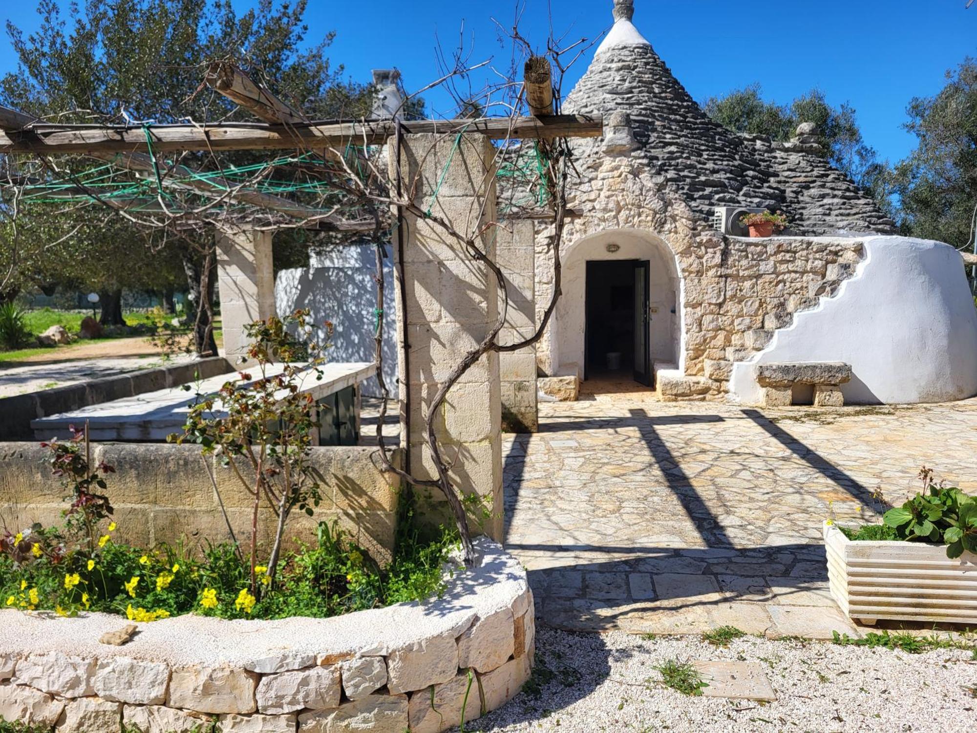 Trullo Incantevole Ostuni Bagian luar foto
