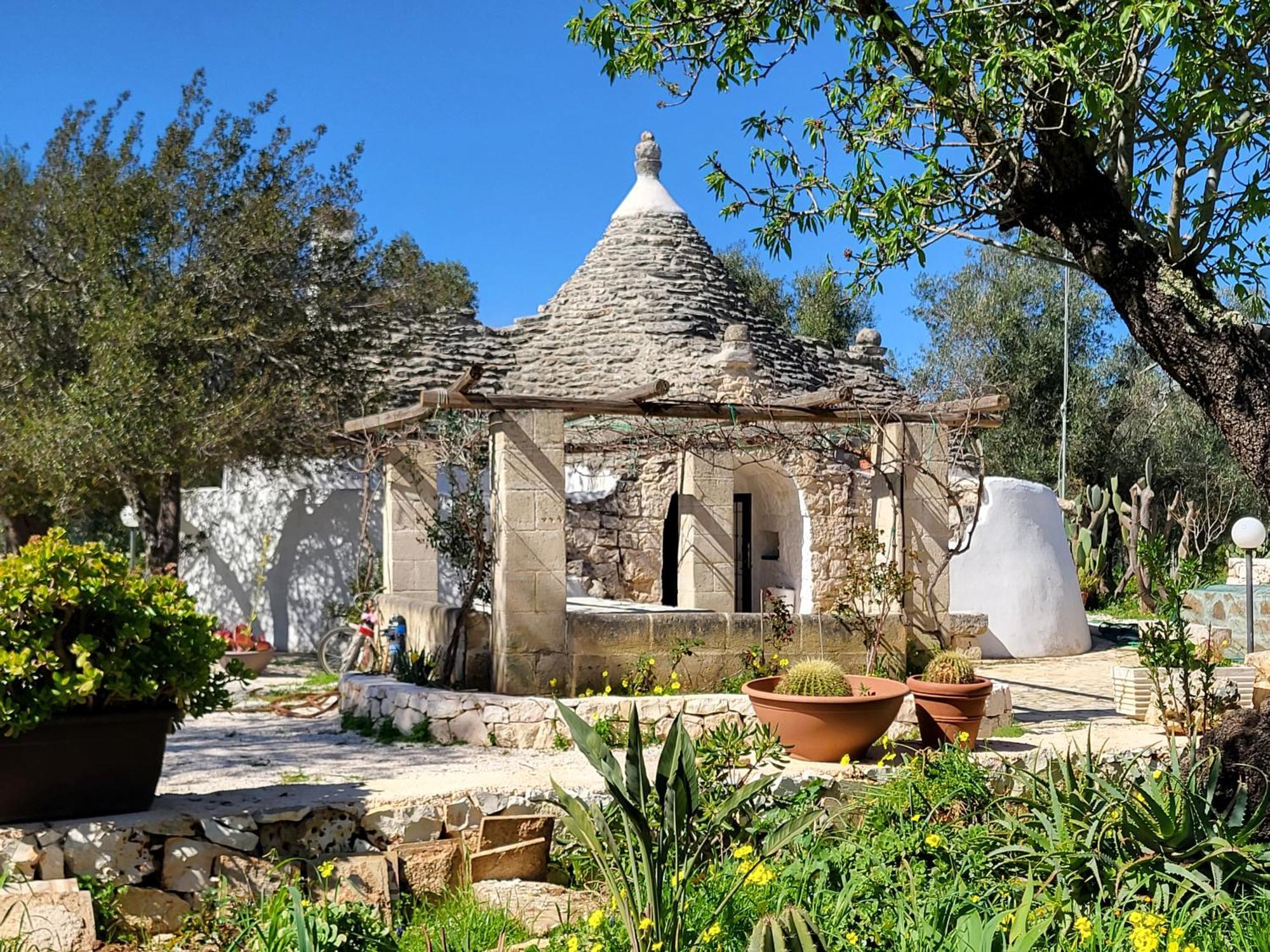 Trullo Incantevole Ostuni Bagian luar foto